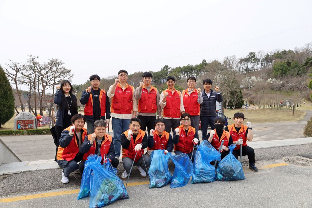 전북ES, 깨끗한 환경 조성 위해 쓰레기 ‘줍깅’