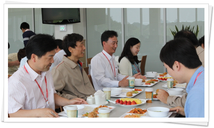 영남ES, 5월 생일맞이 구성원 축하