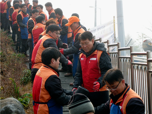 ´사랑의 연탄 나눔´ 자원봉사 （2010.11.30）